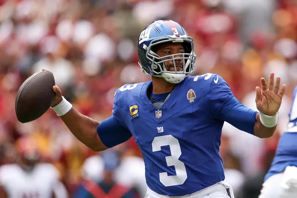 อวสานบทละครแห่งสมดุลและแรงบิด: Russell Wilson กับการตัดสินใจวางคัมภีร์ควอเตอร์แบ็กเพื่อแสงไฟในสตูดิโอ