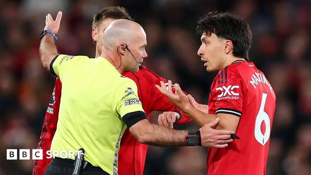 ดึงผมมันผิดตรงไหน? FA ยันคำตัดสินแบน Lisandro Martinez ชี้พฤติกรรมนี้ 'รับไม่ได้' ในวงการลูกหนัง