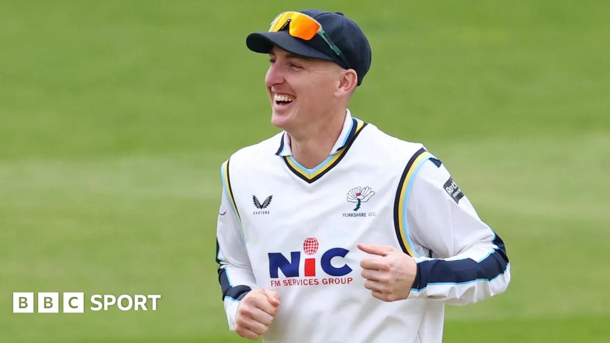 Brook คืนสนามท่ามกลางความเสื่อมสลายของ Warwickshire: เมื่อโครงสร้างที่ Edgbaston เริ่มปริร้าว
