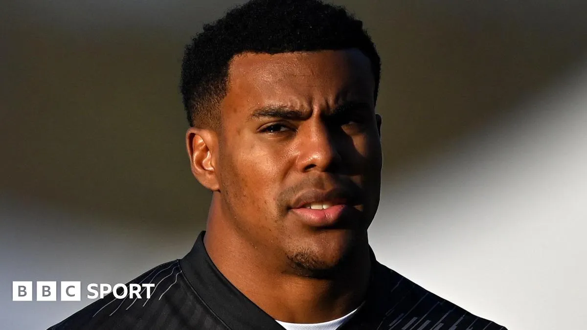 การกลับมาของ Immanuel Feyi-Waboso: ความหวังใหม่ของ Exeter ท่ามกลางความท้าทายใน European Challenge Cup