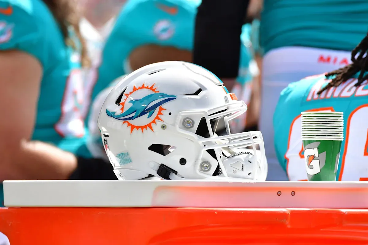 ควันปืนหลังดราฟต์: Miami Dolphins ล้างกระดานผู้บริหาร กลิ่นคาวเลือดในห้องแอร์
