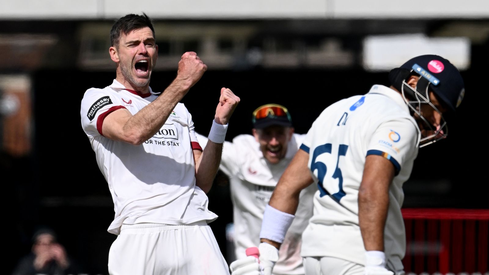 ปู่ James Anderson โชว์เก๋า! พา Lancashire คว้าชัยเหนือ Derbyshire