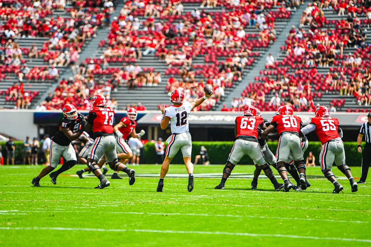 สมรภูมิหลังม่าน: การชิงชัยตำแหน่งจอมทัพหมายเลขสองแห่ง Georgia football