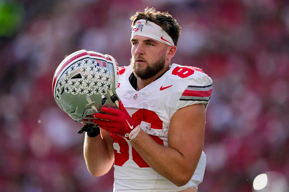 ชำแหละดีล Los Angeles Rams: เดิมพันอนาคตกับ Max Klare ในคืนที่แสงไฟหม่นแสง