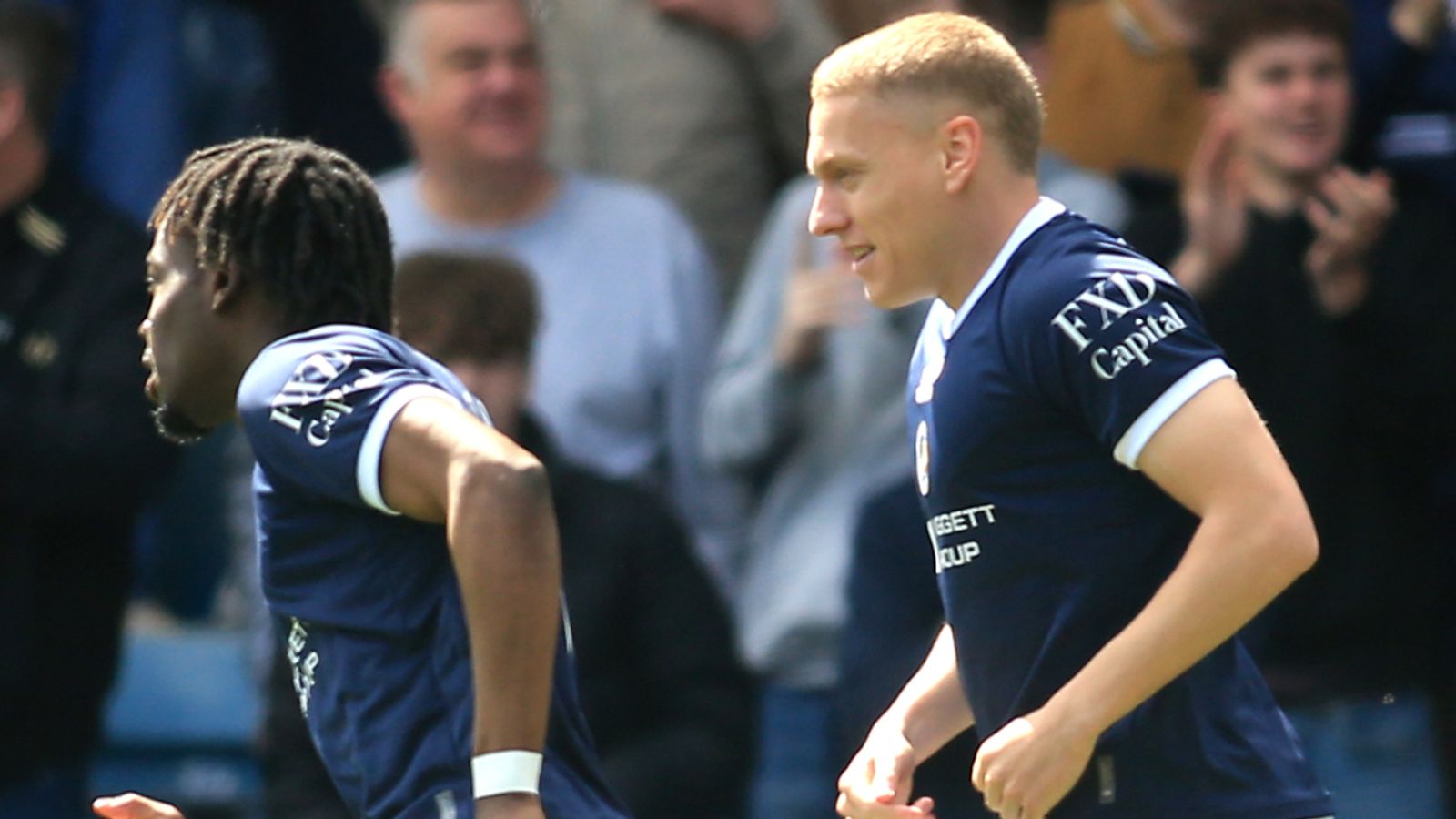 Millwall ขย้ำ QPR! สิงโตคำรามขึ้นที่ 2 แบบมีสไตล์
