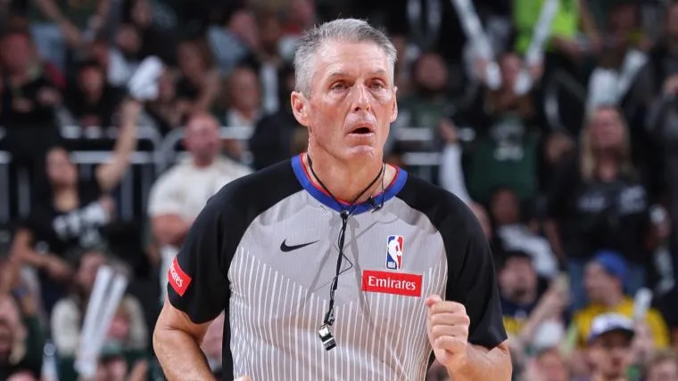 Scott Foster ‘The Extender’: เจาะรอยสักสัญลักษณ์แห่งความซวย และที่มาฉายาจอมยืดเวลาแห่ง NBA