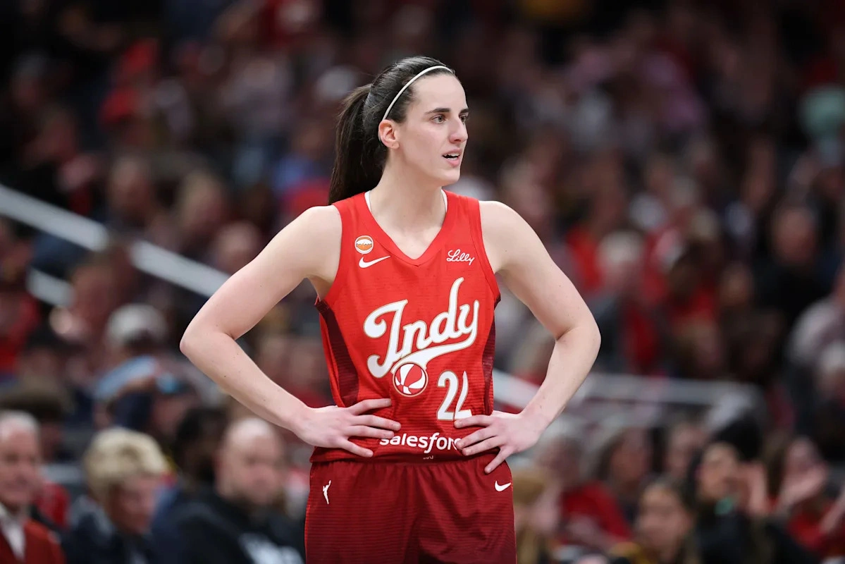 เงาที่คืบคลานใน Indiana: Caitlin Clark กับรอยร้าวบนแผ่นหลังที่สั่นคลอน WNBA