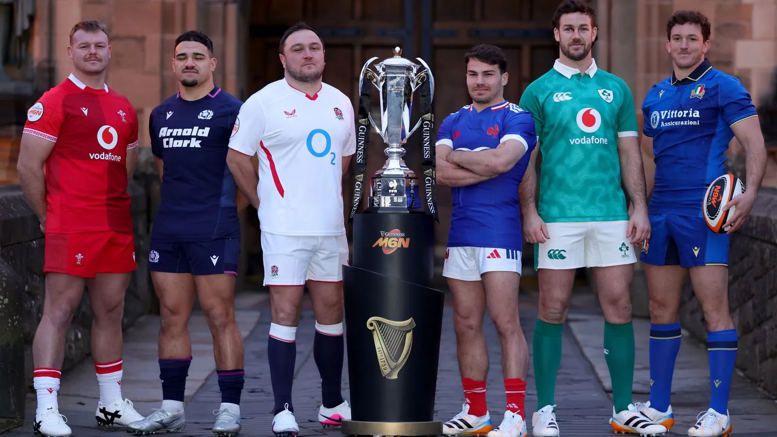 ถ้วยรางวัล Six Nations ได้รับความเสียหายจากเหตุเพลิงไหม้ เตรียมจัดทำใบใหม่เพื่อใช้ในศึกปี 2027