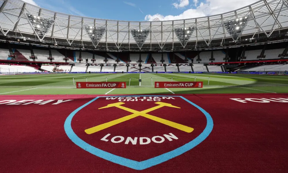 สมองไหลที่ London Stadium! เมื่อ Nathan Thompson โบกมือลา West Ham United แบบสายฟ้าแลบ ตามรอยตัวแม่อย่าง Karren Brady ไปติดๆ