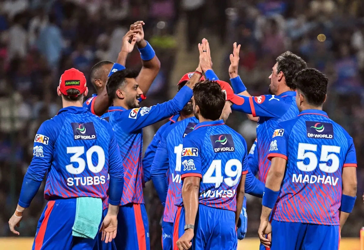 IPL 2026: ปาฏิหาริย์หรือฝันกลางวัน? เจาะสูตรคำนวณ Delhi Capitals กับโอกาสเข้ารอบ Playoffs ที่ริบหรี่แต่ยังไม่ดับ!