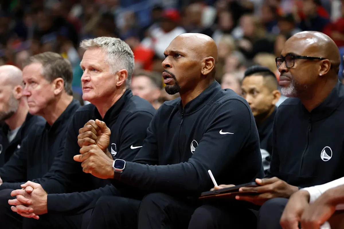 การชำแหละโครงสร้างบุคลากร: Terry Stotts และ Jerry Stackhouse ยุติพันธะสัญญาหลังประเมินความเสี่ยงใน Golden State Warriors
