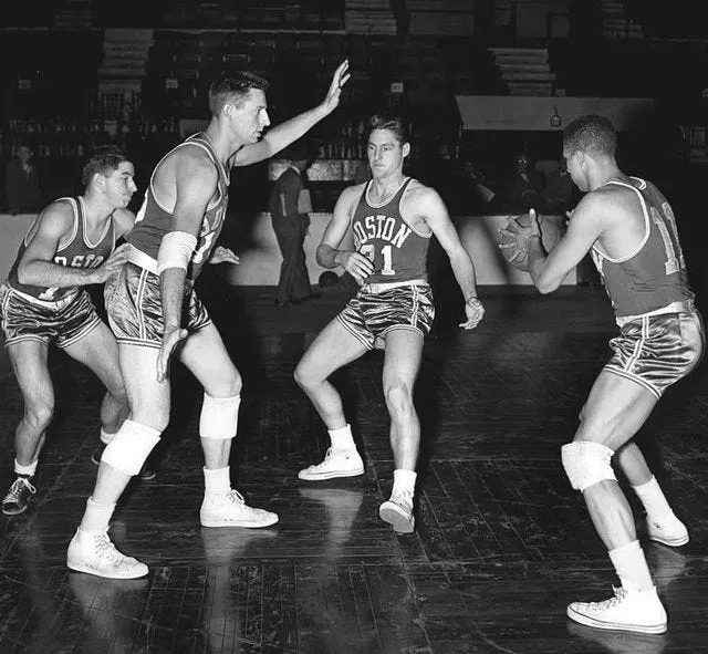 วิเคราะห์เชิงปริมาณ: การจัดซื้อทรัพยากรบุคคลของ Boston Celtics จากสถาบัน Duquesne
