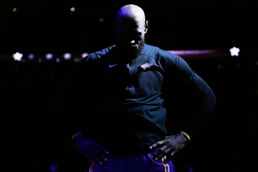 วิกฤตคลี่คลาย LeBron James สวมบทฮีโร่กู้ชีพในเกมที่ 6