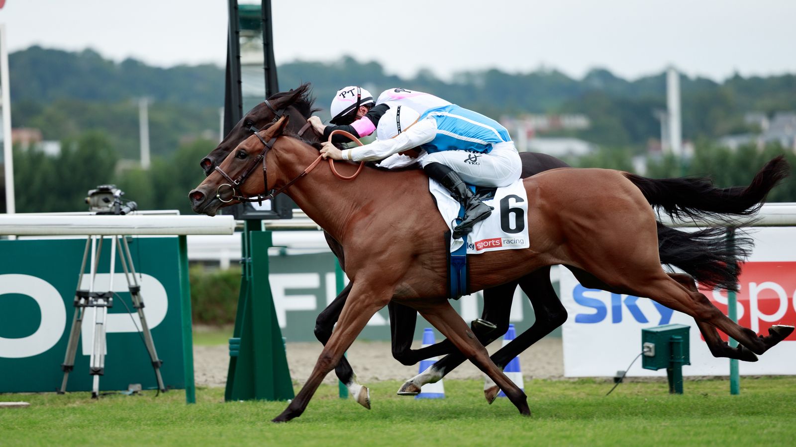 วันนี้ที่ Sky Sports Racing: Green Spirit ปะทะ Narissa ใน Prix de la Grotte!