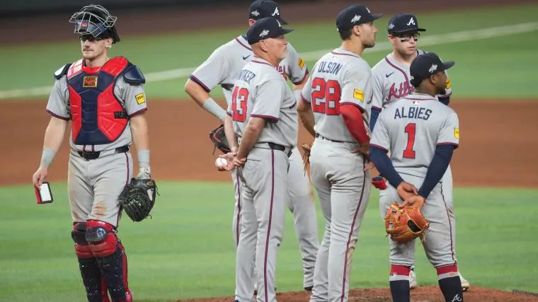 รอยร้าวใต้หมอน: เมื่อไหล่ของ Raisel Iglesias ทรยศในคืนที่ Atlanta Braves ต้องการเขาที่สุด