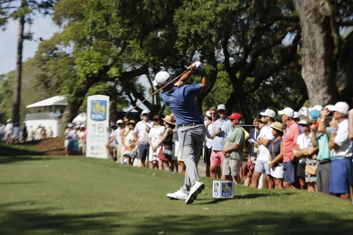 เสียงคำรามจากก้านเหล็ก: Brian Harman กับการเชือดเฉือนผืนหญ้าใน RBC Heritage
