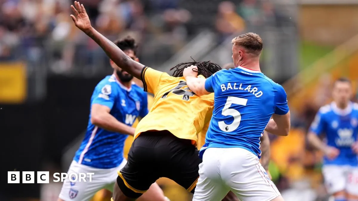 เงาหม่นที่ Molineux: เมื่อการกระชากเส้นผมกลายเป็นอาชญากรรมฟุตบอล