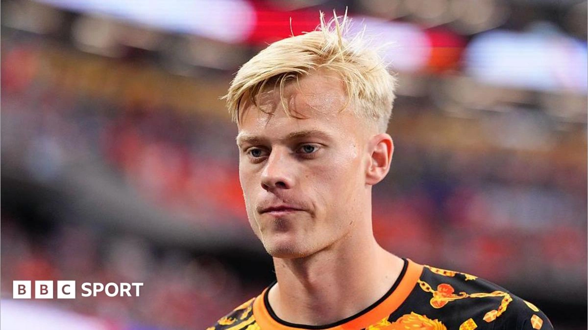 Tottenham Hotspur บรรลุข้อตกลงคว้าตัว Jan Paul van Hecke เสริมแกร่งแนวรับด้วยค่าตัว 52 ล้านปอนด์