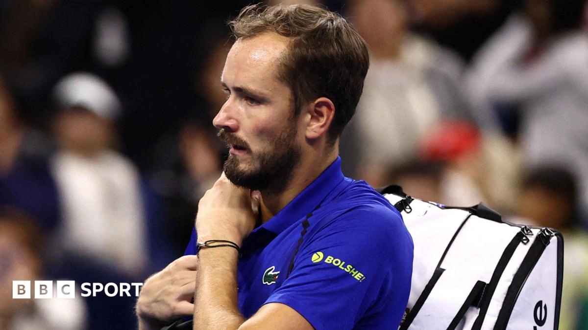 Daniil Medvedev ถูกปรับแพ้ China Open หลังตีบอลใส่ผู้ชม