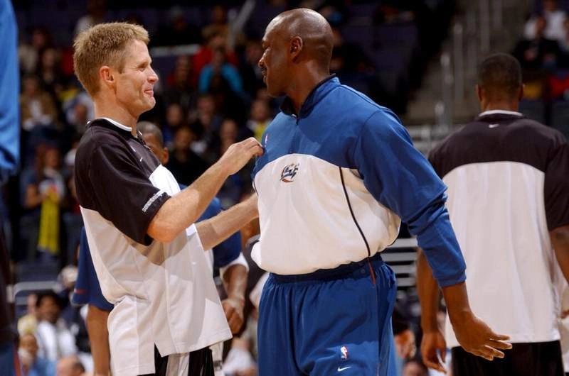 คำสารภาพในเงามืด: เมื่อ Steve Kerr เผชิญหน้า Michael Jordan ในโถงทางเดินแห่งความทรงจำ