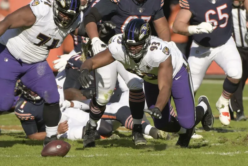 การหวนคืนของพฤกษาเฒ่า: Calais Campbell เตรียมหยั่งรากลึกลงในผืนดินของ Baltimore Ravens อีกครา