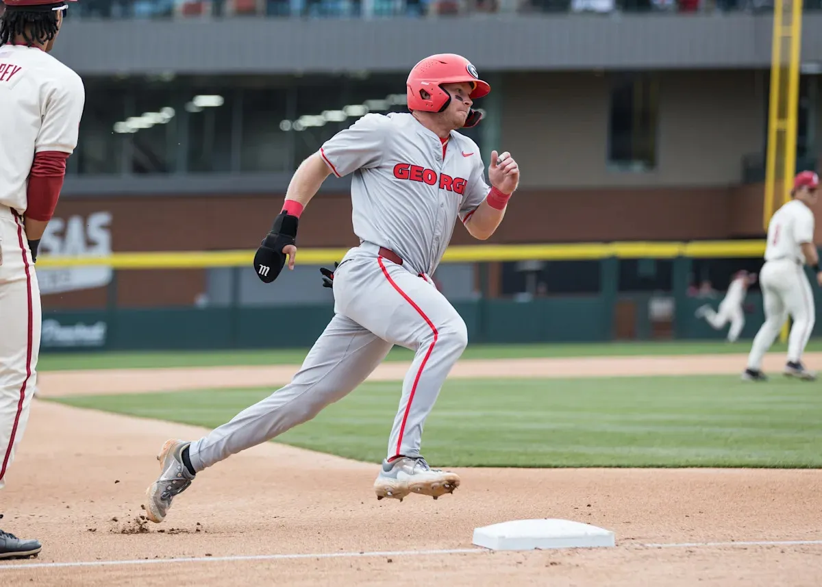 กลิ่นสาบดินและคราบสนิม: เมื่อ Georgia เตรียมบดขยี้ Missouri ใต้แสงไฟที่ Foley Field