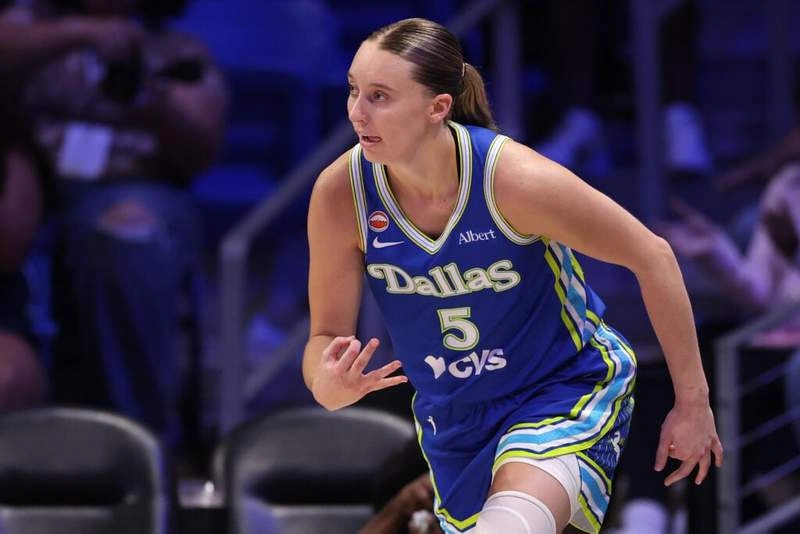 มหัศจรรย์ Paige Bueckers: เมื่อสถิติ 40 นัดแรกหาญกล้าท้าชนตำนานอย่าง Caitlin Clark และ A’ja Wilson