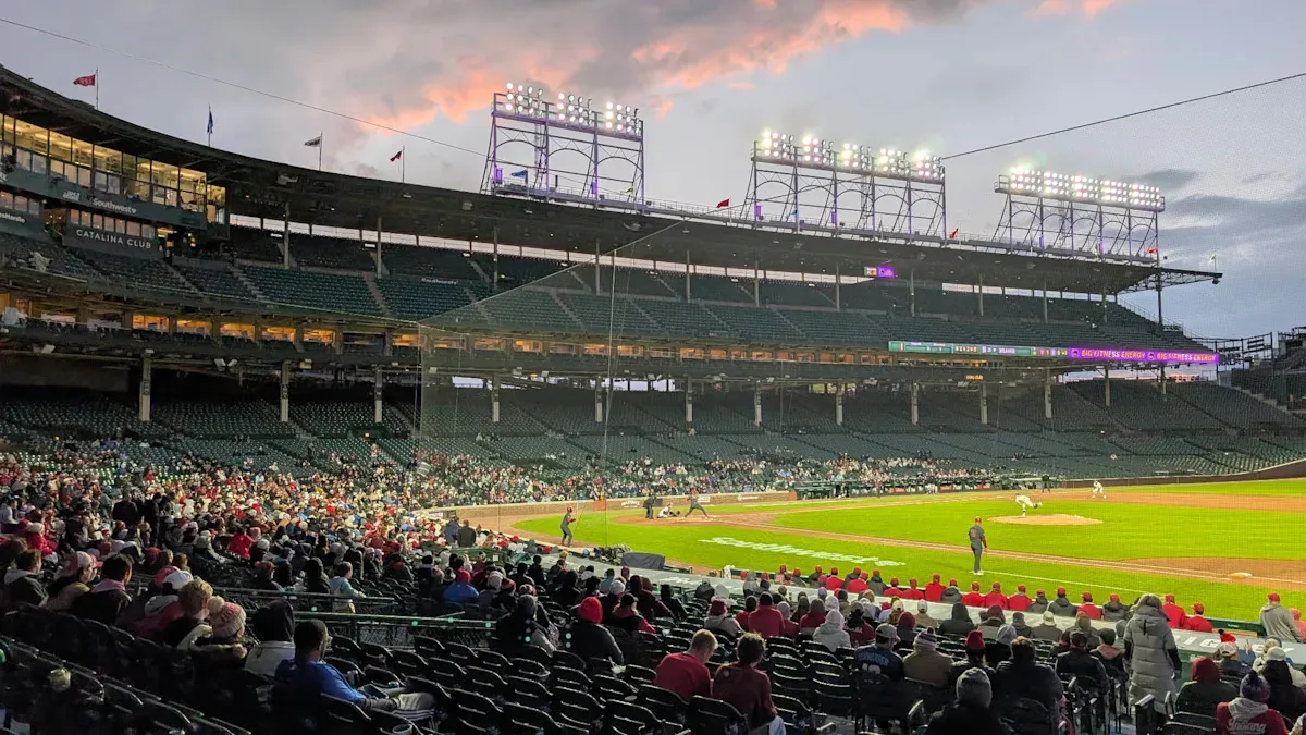 คราบเลือดและกลิ่นอาย Wrigley: Indiana บดขยี้ Northwestern ในคืนที่ลมหนาวกรีดผิว