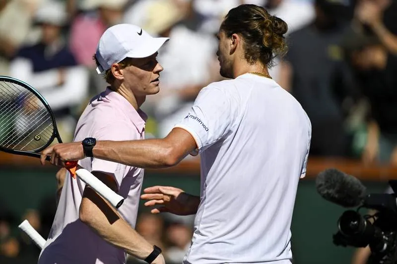 Alexander Zverev เปิดใจถึงสถิติอันขมขื่นต่อ Jannik Sinner หลังทะลุเข้าชิงชนะเลิศ Madrid Open