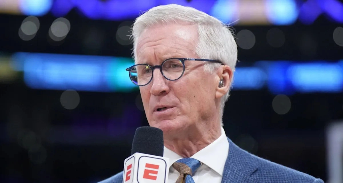 เสียงที่ไร้ความลำเอียง: Mike Breen กับภารกิจพากย์เกม Knicks ปะทะ Cavaliers ในฐานะมืออาชีพ
