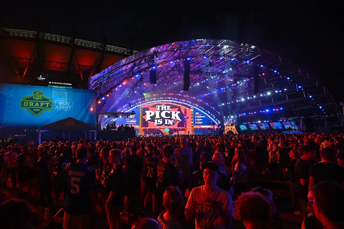 ESPN เตรียมแฉเบื้องหลังคดีปล้นกลางวันแสกๆ: เมื่อ Cowboys ฉีกหน้า Steelers ในวันดราฟต์
