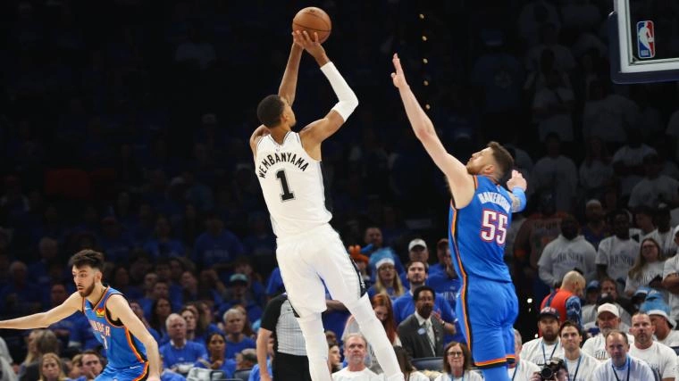 สมรภูมิเดือดที่หยุดโลก: เจาะลึกสถิติ Thunder ปะทะ Spurs ในศึก Western Conference Finals เกมที่ 2