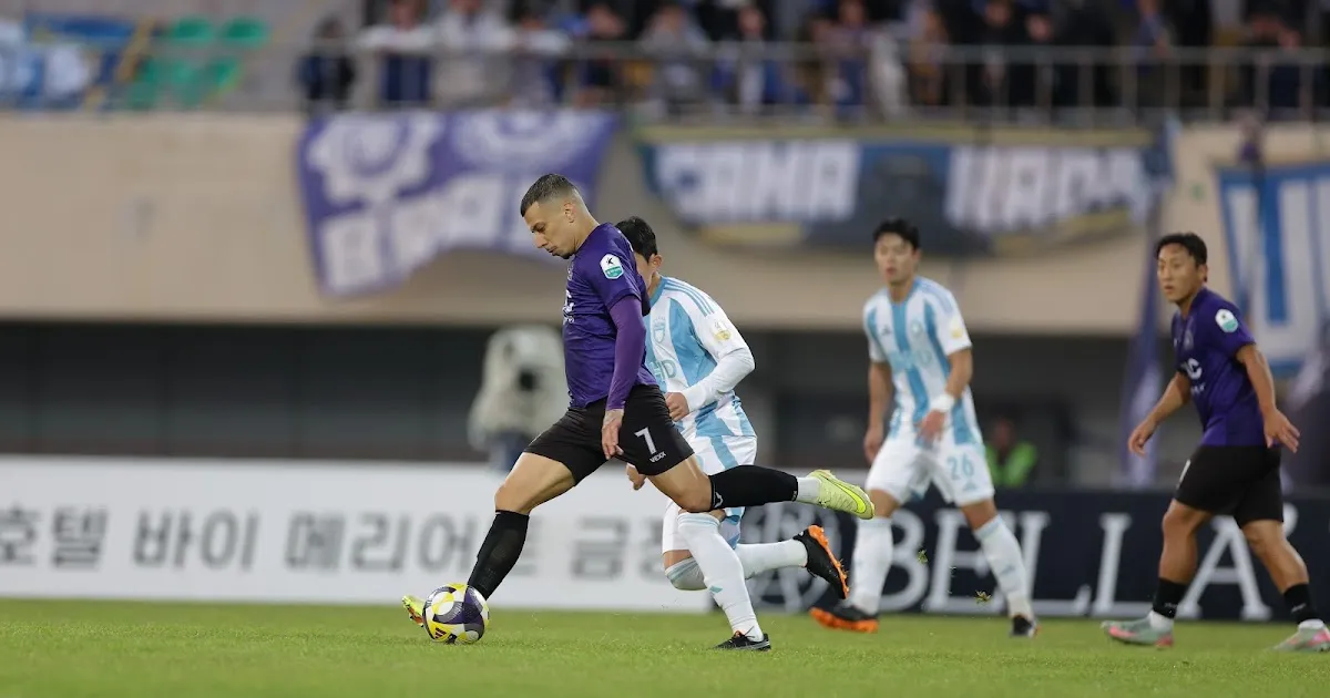 พรีวิว K League 1 นัดที่ 9: เมื่อตารางคะแนนมันบีบหัวใจ งานวนลูปกลางสัปดาห์จึงบังเกิด!