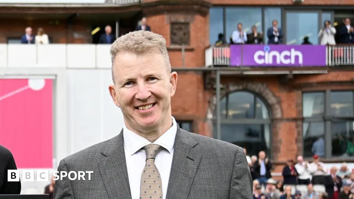 การผุพังของโครงสร้างอำนาจ: Daniel Gidney ประกาศอำลาตำแหน่งซีอีโอ Lancashire ท่ามกลางรอยร้าวที่ยากจะประสาน