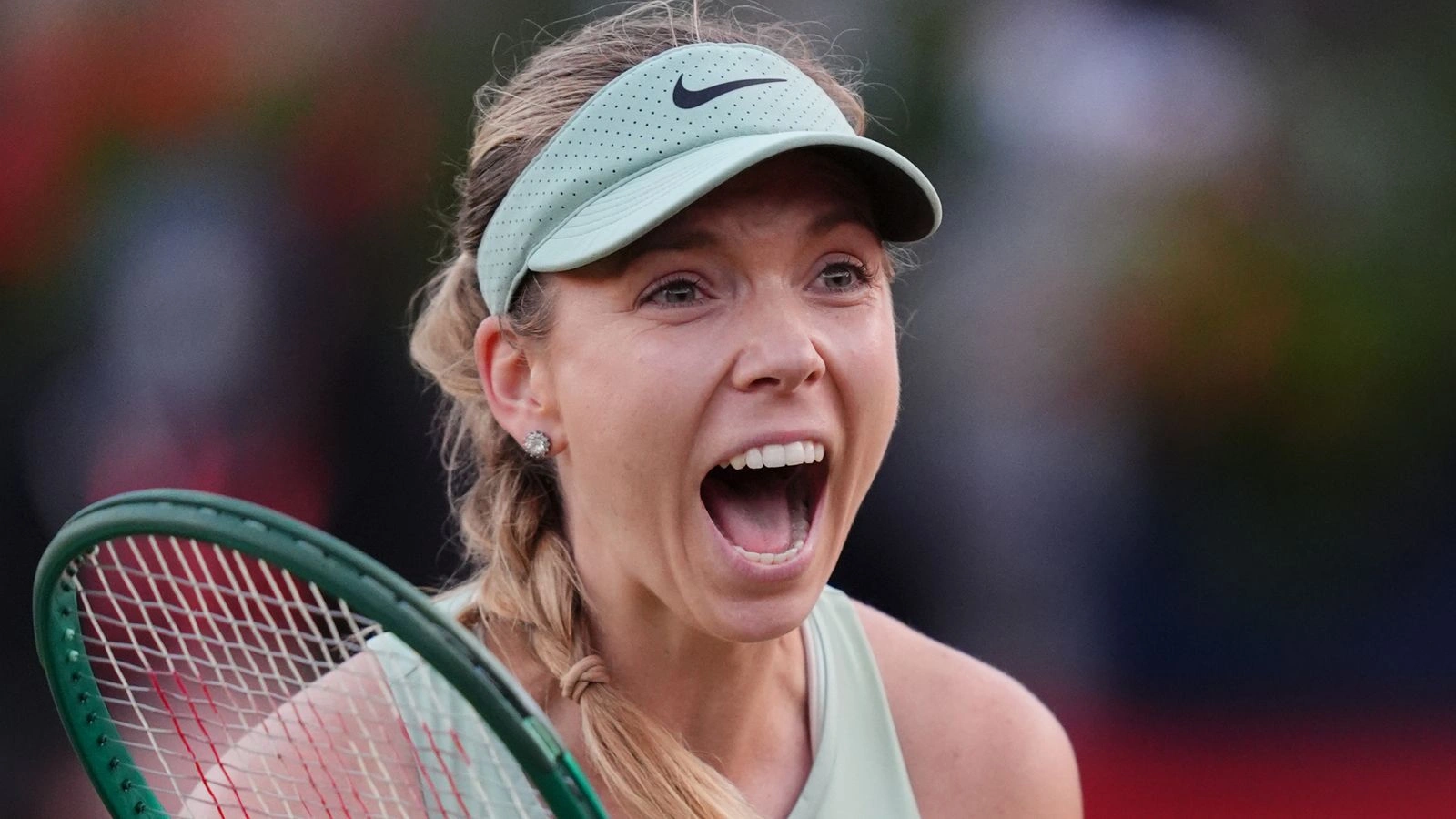 Katie Boulter โค่นมือ 2 โลก Elena Rybakina ทะลุเซมิฯ Queen's Club