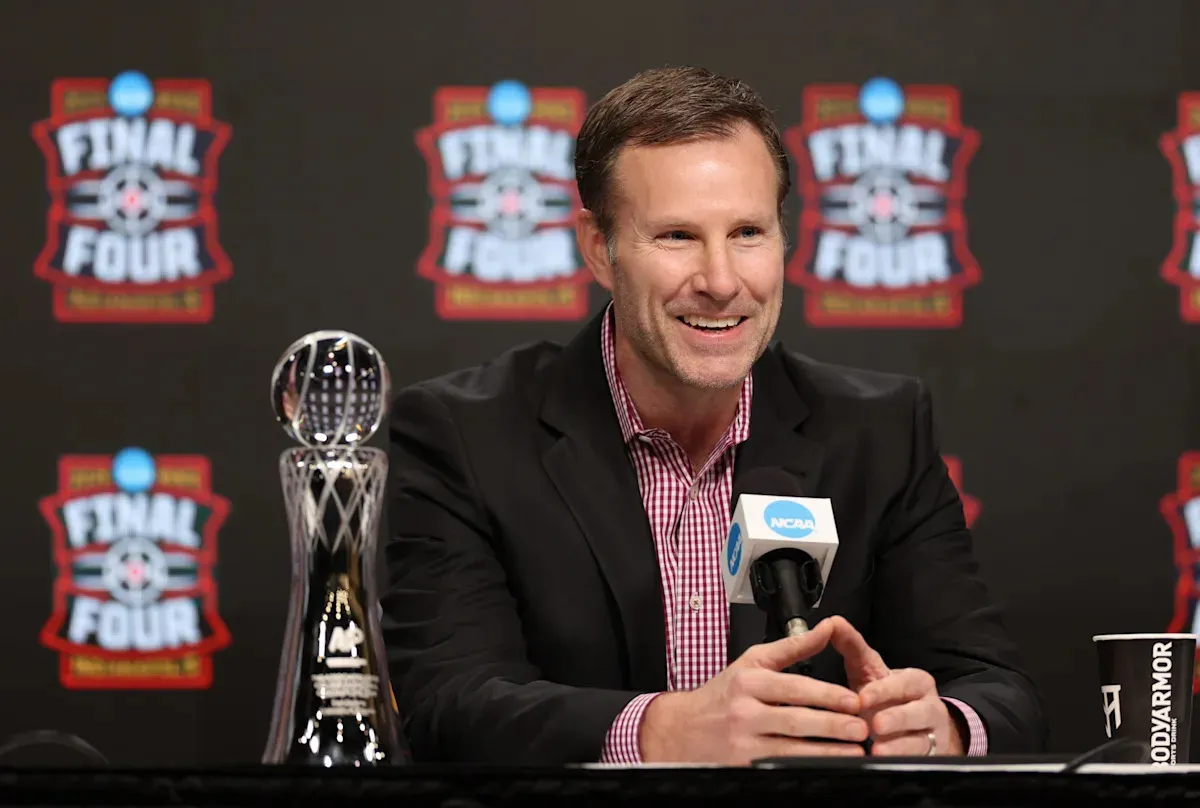 กำแพงเหล็กชิ้นใหม่แห่ง Nebraska: Damon Wilkinson กับภารกิจเติมเต็มความทะเยอทะยานของ Fred Hoiberg