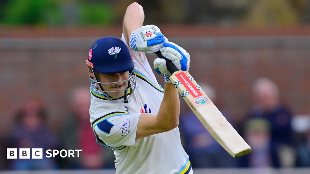 สถาปัตยกรรมที่ผุกร่อน ณ Taunton: Wharton และ Root พยายามค้ำยันโครงสร้างของ Yorkshire