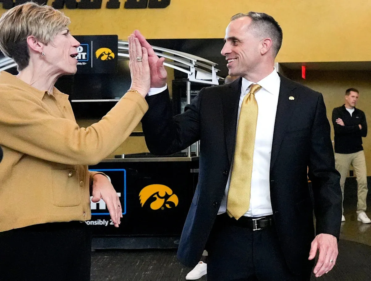แผนปล้นชัยในเงาสลัว: Jan Jensen และ Ben McCollum กับการจัดทัพใหม่ที่ Iowa