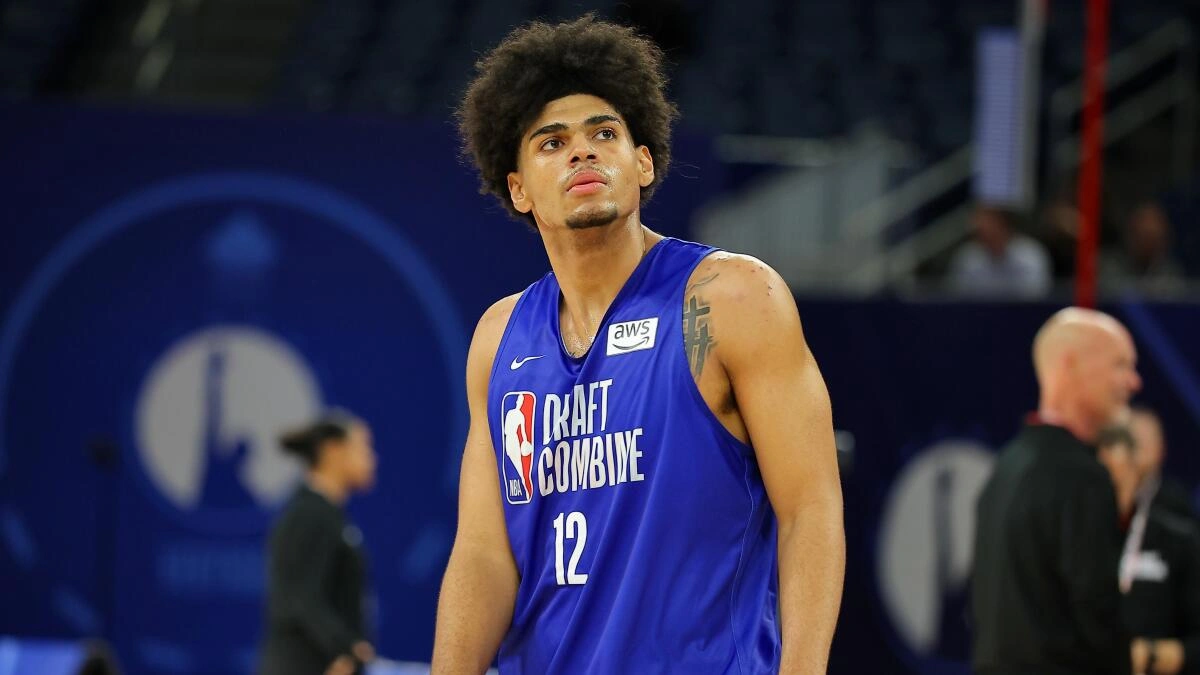 ทางแยกแห่งโชคชะตา: Koa Peat และ Milan Momcilovic นำทัพ 10 ดาวรุ่งที่ควรหันหลังให้ NBA Draft แล้วกลับไปล่าฝันในมหาวิทยาลัย