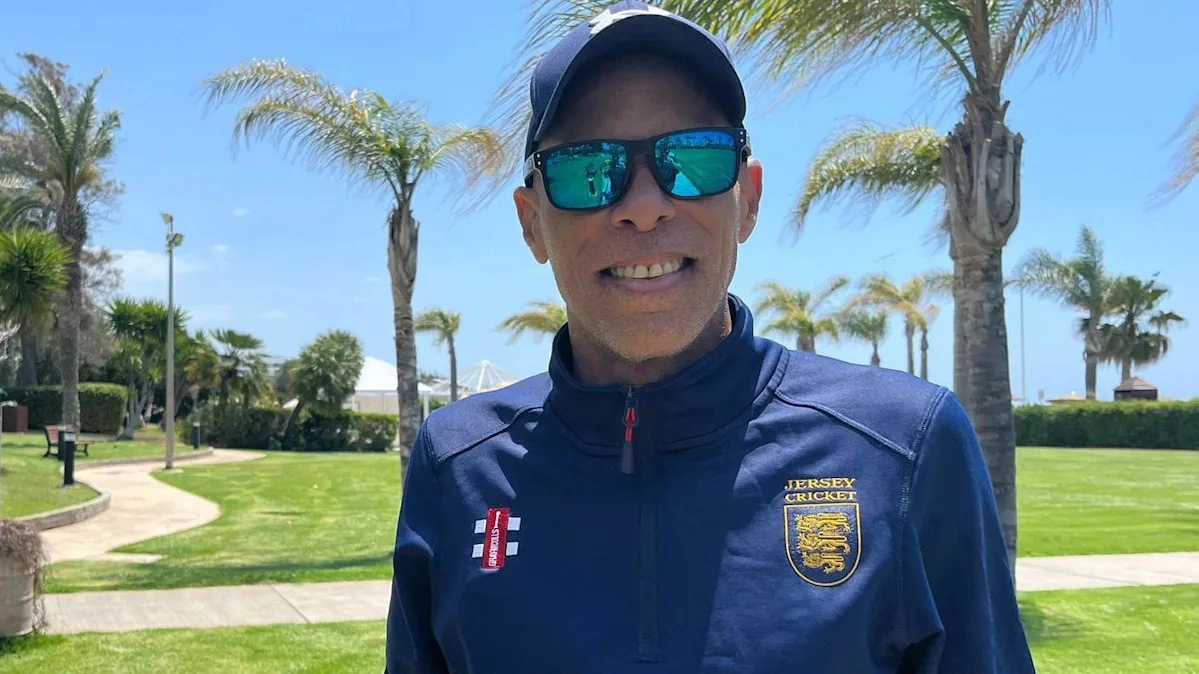 จากตำนาน West Indies สู่กุนซือ Jersey: Jimmy Adams จะพาทีมจิ๋วไปลุย World Cup ได้จริงหรือ?