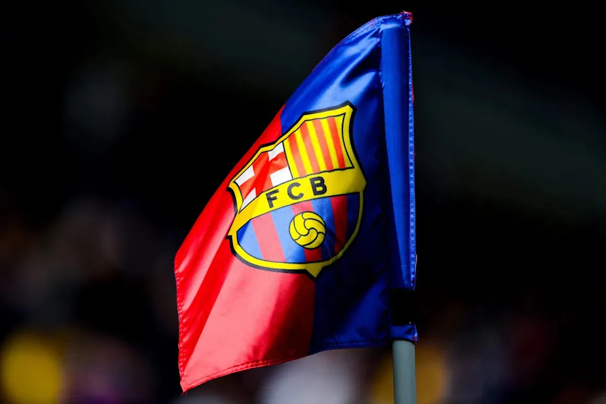 เพชรเม็ดงามวัย 16 ปีแห่ง La Masia จ่อจรดปากกาเซ็นสัญญาอาชีพฉบับแรกกับ Barcelona
