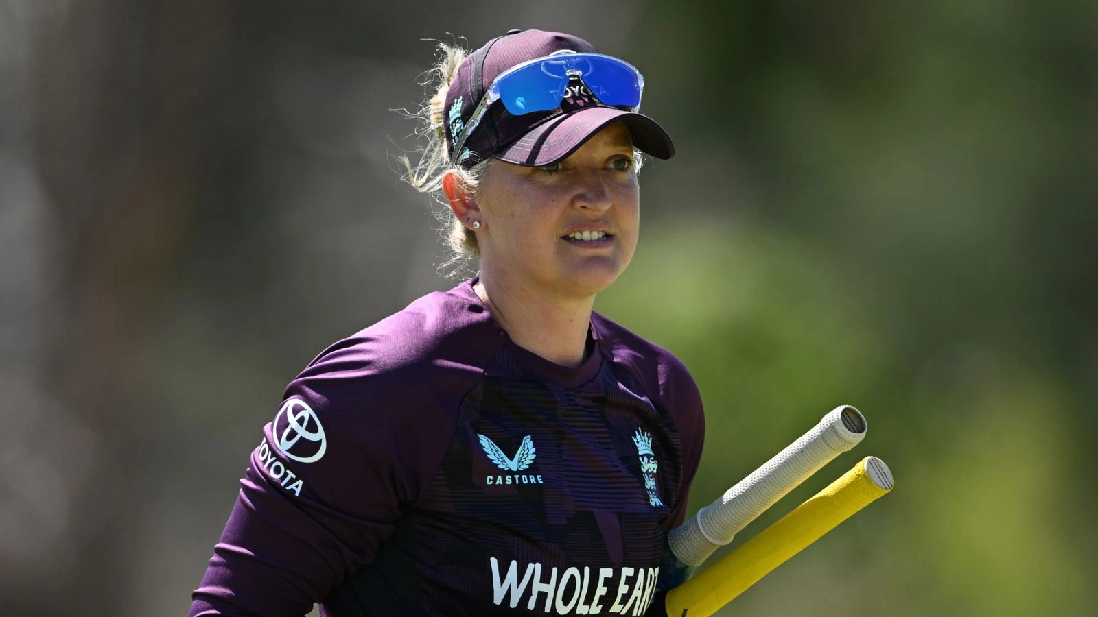 ประวัติศาสตร์ต้องจารึก! Sarah Taylor ผงาดคุมทีมชาย England งานนี้มีหนาวถึงขั้วหัวใจ
