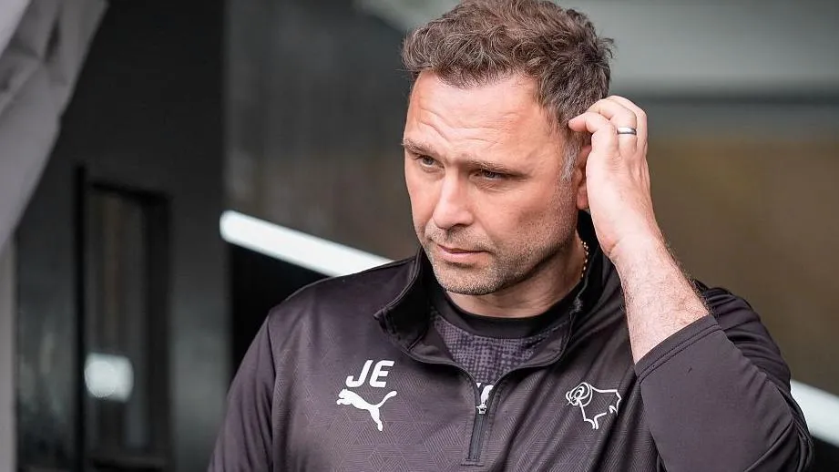 ควันหลงจากความพ่ายแพ้: John Eustace กับแสงสุดท้ายที่ Pride Park ในวันที่ความหวังหลุดลอย