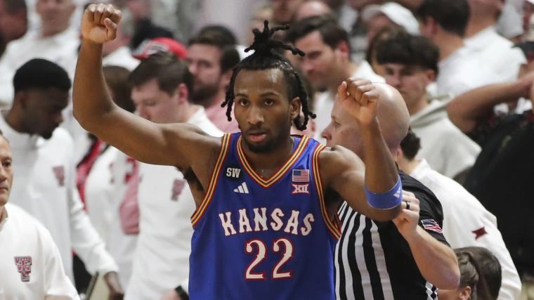 สายเลือดนักสู้: เมื่อ Darryn Peterson เฝ้ารอวันแจ้งเกิดใน NBA ขณะที่พี่ชายกำลังไล่ล่าฝันใน NFL