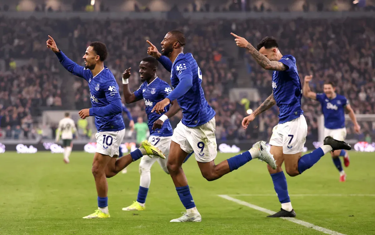 ศึกสายเลือดเมอร์ซีย์ไซด์: เมื่อ Everton เปิดบ้านใหม่รับขวัญ Liverpool ที่กำลังเสียขวัญ!