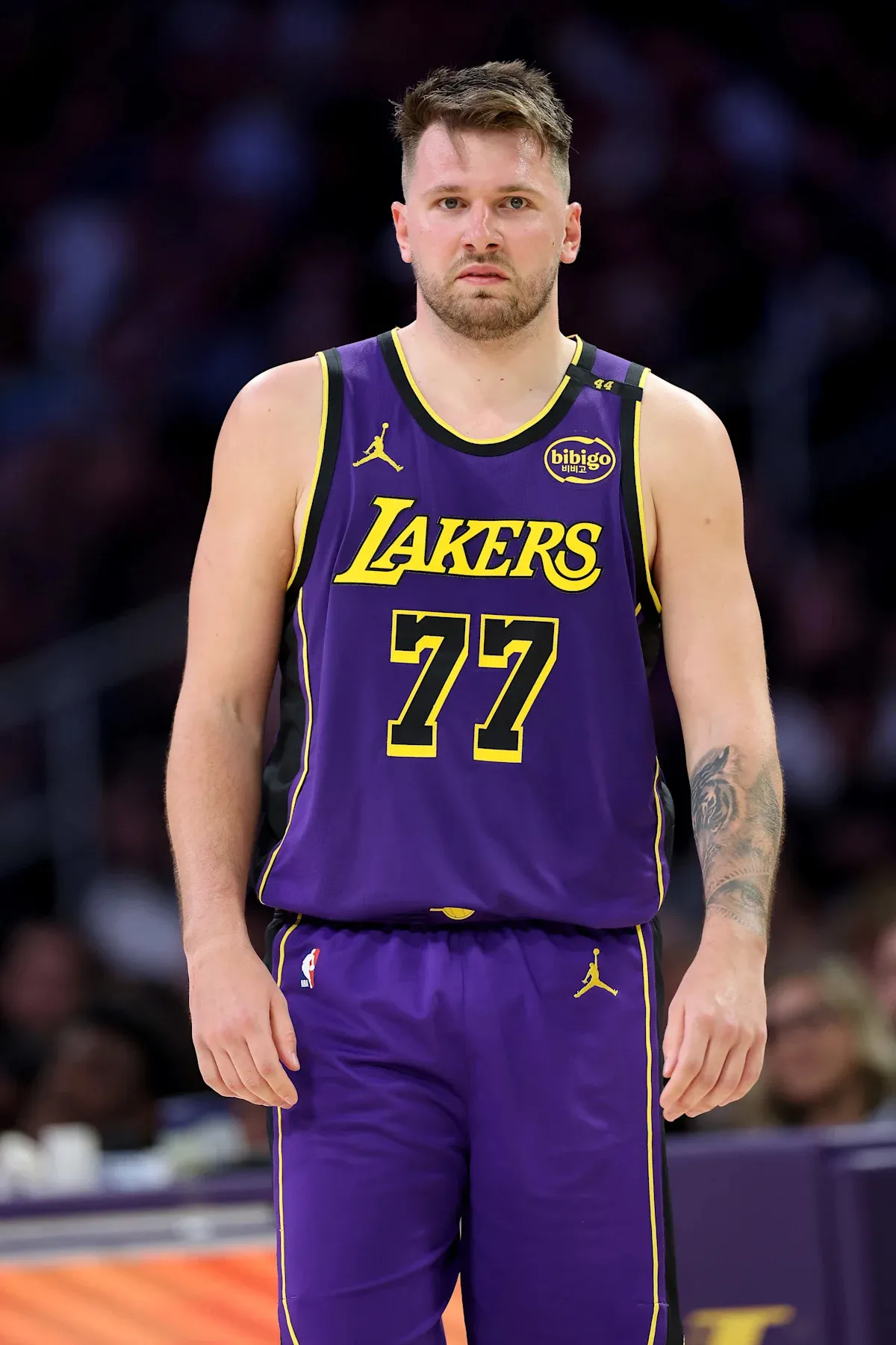 เงาที่ยังไม่จางหาย: Luka Doncic กับการฟื้นตัวที่ไร้กำหนดการในรัง Lakers