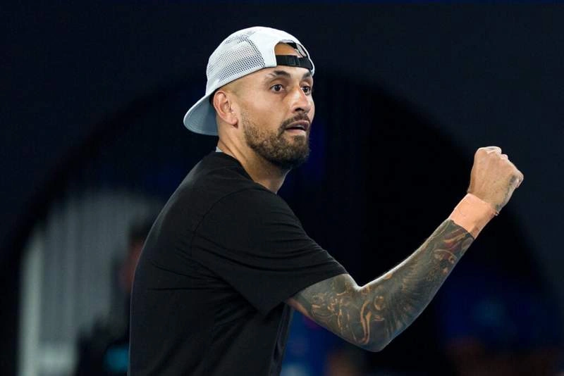 วิเคราะห์การคืนสนามของ Nick Kyrgios: การประมวลผลตรรกะใหม่บนพื้นหญ้าและพฤติกรรมเชิงระบบ
