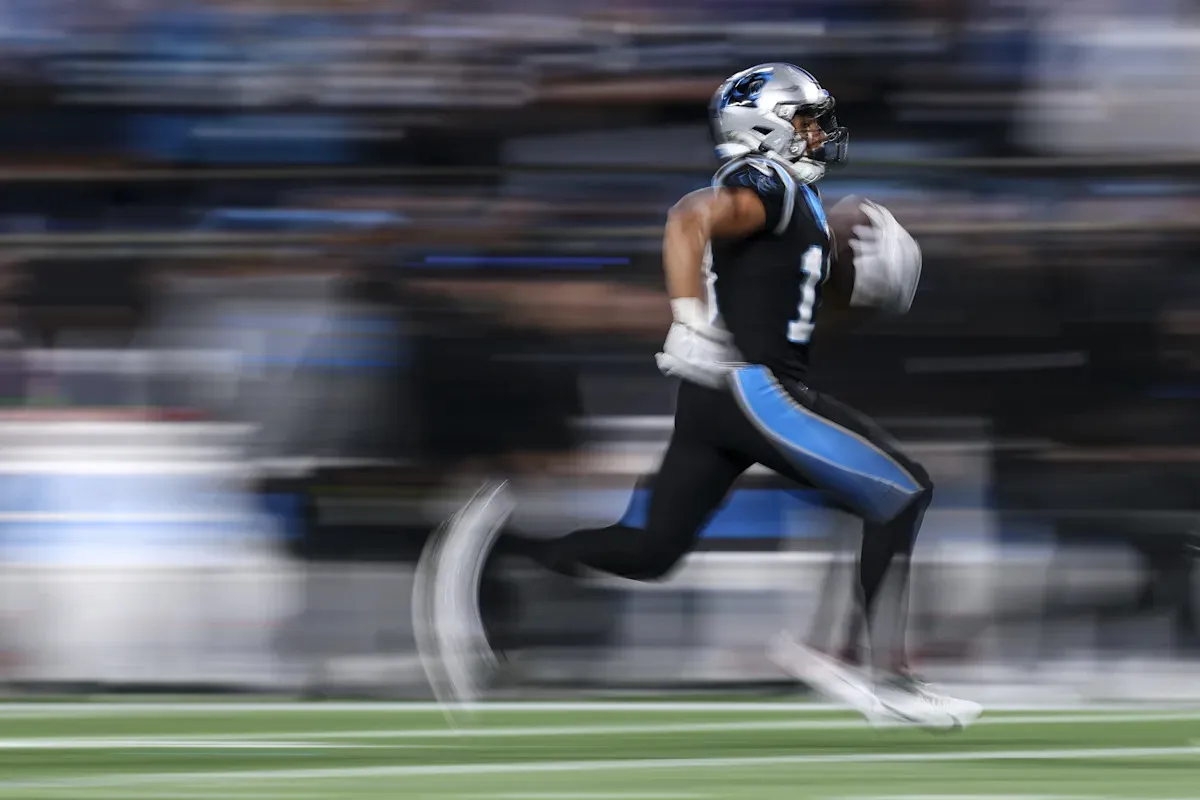 เศษซากที่เหลือทิ้ง: บันทึกการไล่ล่าแข้งนอกสายตาของ Carolina Panthers