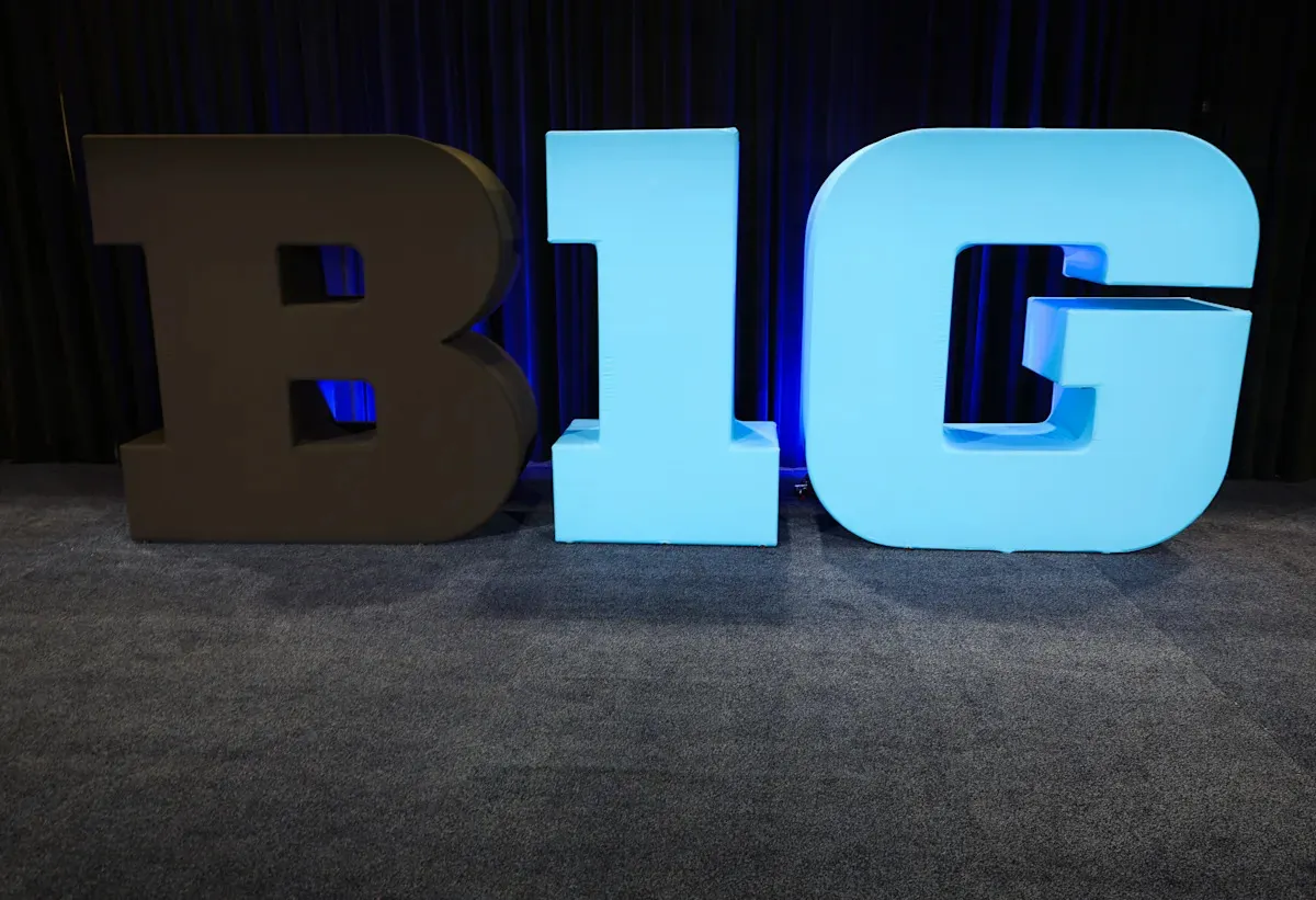 Big Ten กับอาณาจักรเงินพันล้าน: เมื่อกลิ่นธนบัตรกลบกลิ่นหญ้าในสนาม