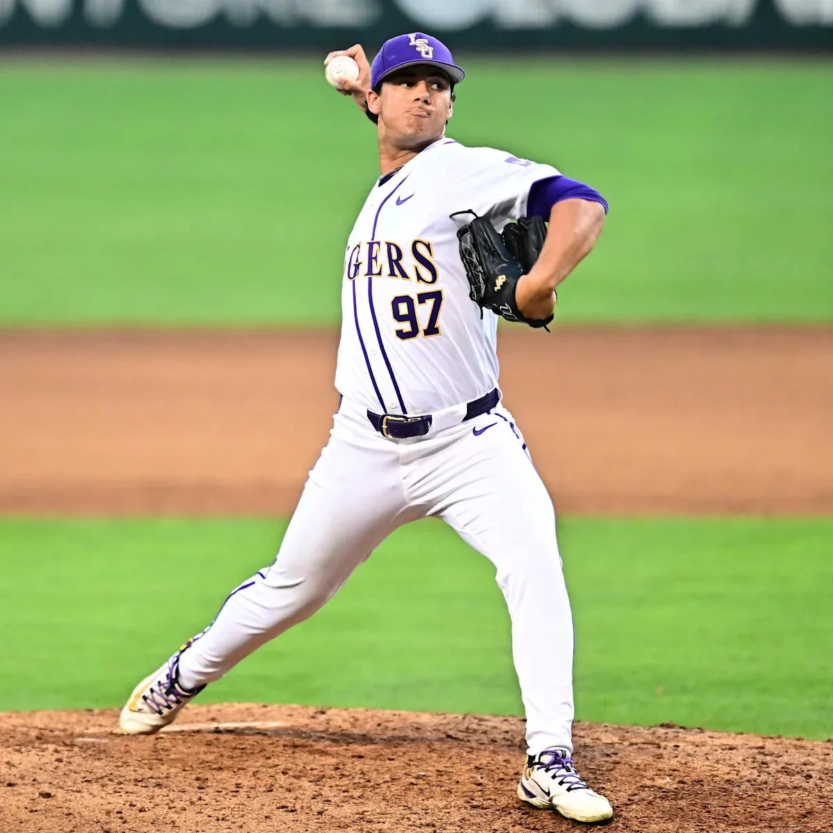 ความพ่ายแพ้ที่ซ้ำซาก: เมื่อ LSU หมดทางสู้ใต้แสงไฟที่หม่นแสง